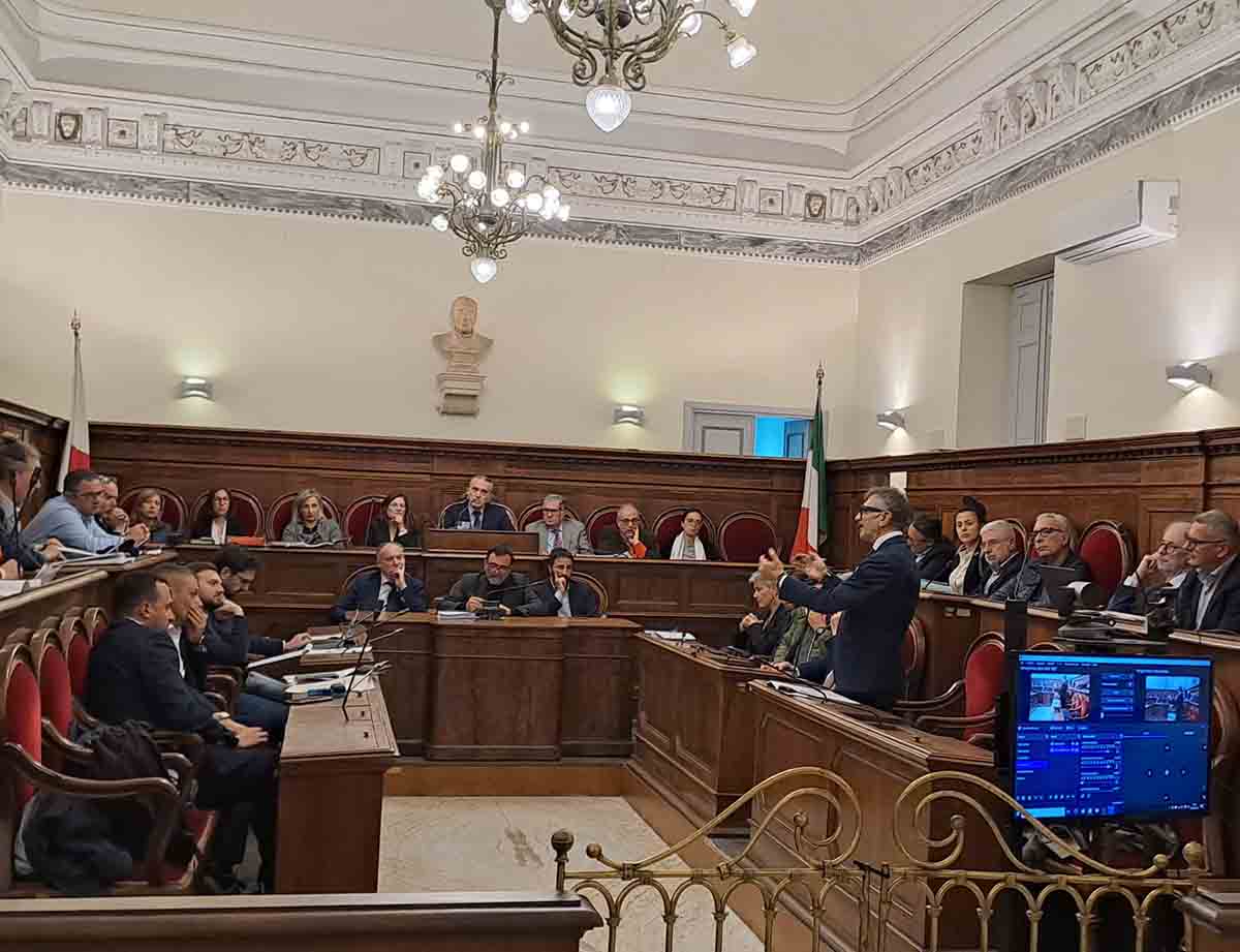 Caltagirone, via libera al bilancio riequilibrato