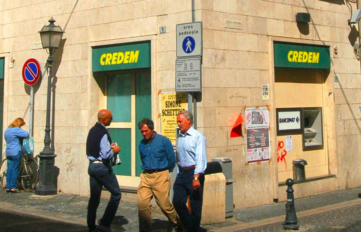 Credem banca, si cercano diplomati anche senza esperienza: tutte le info