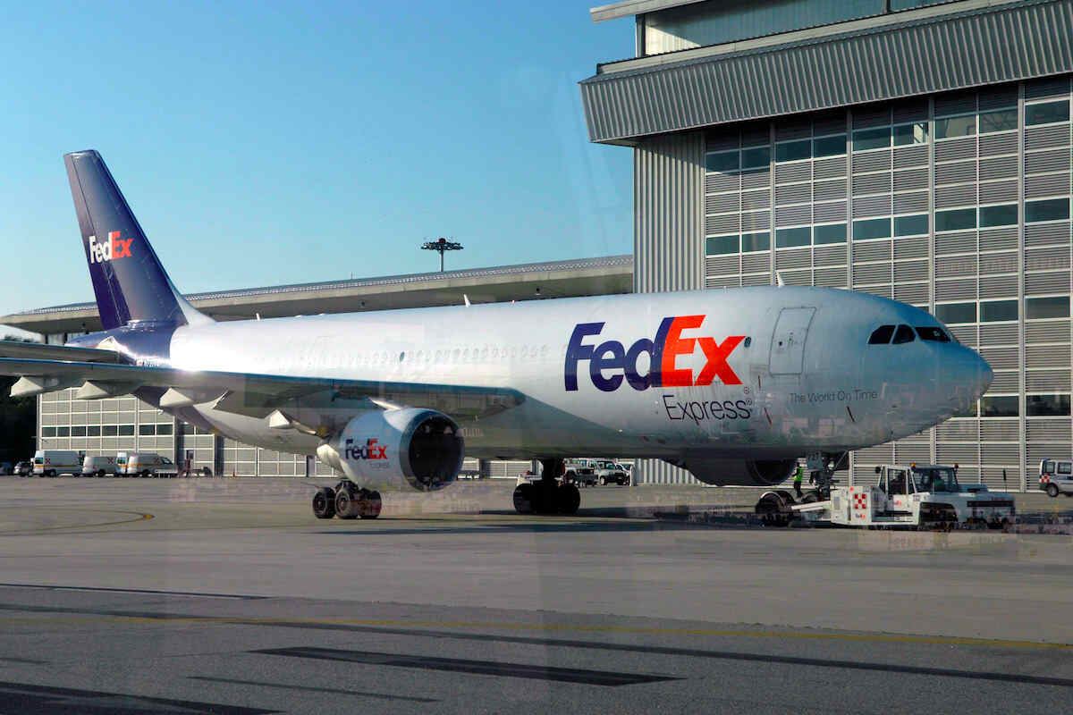 FedEx alla ricerca di nuovo personale, posizioni aperte a dicembre 2024