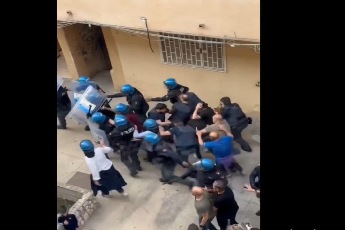 VIDEO | Shock e rischio linciaggio allo Zen: “Ha mostrato il pene a una bambina”, denunciato