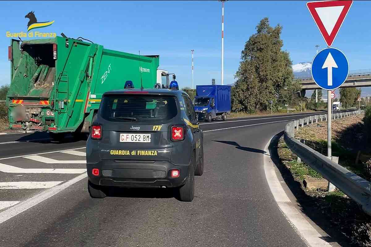 VIDEO | I dipendenti “infedeli” della Dusty e il traffico di rifiuti a Catania, scatta l’operazione Calliope