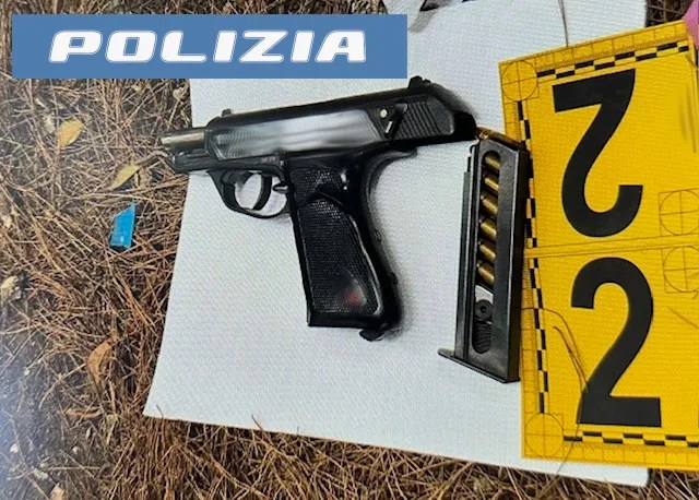 Conosce sui social un uomo e poi lo rapina in casa sua: arrestato 28enne