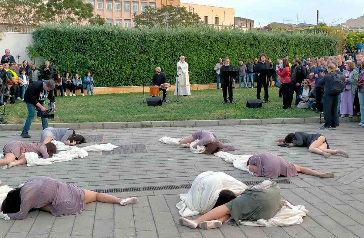 VIDEO | Palermo ricorda la peste e il mito di Santa Rosalia: la rievocazione nel 2024