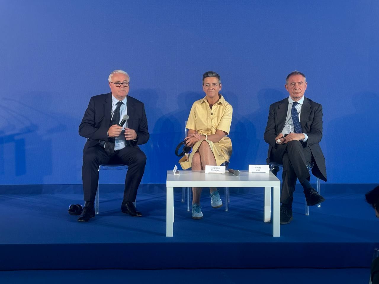 STMicroelectronics, Margrethe Vestager e il ministro Urso in coro: “Catania eccellenza nel digitale e nel green”