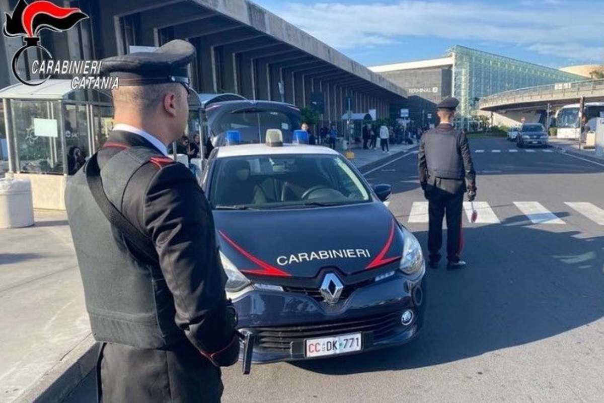 Catania, borseggiatore al Terminal “arrivi” di Fontanarossa: fermato