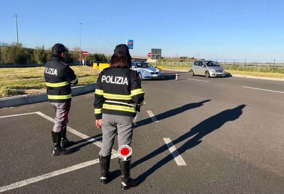 Siracusa, colpi d’arma da fuoco esplosi in galleria: denunciato 22enne