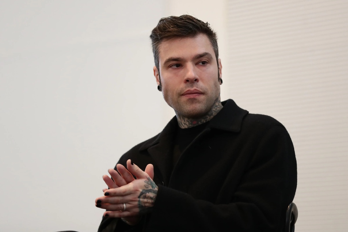 Fedez e Mr Marra e i presunti atti intimidatori: “Sono venuti a cercarci due finti poliziotti, volevano sapere tutto”