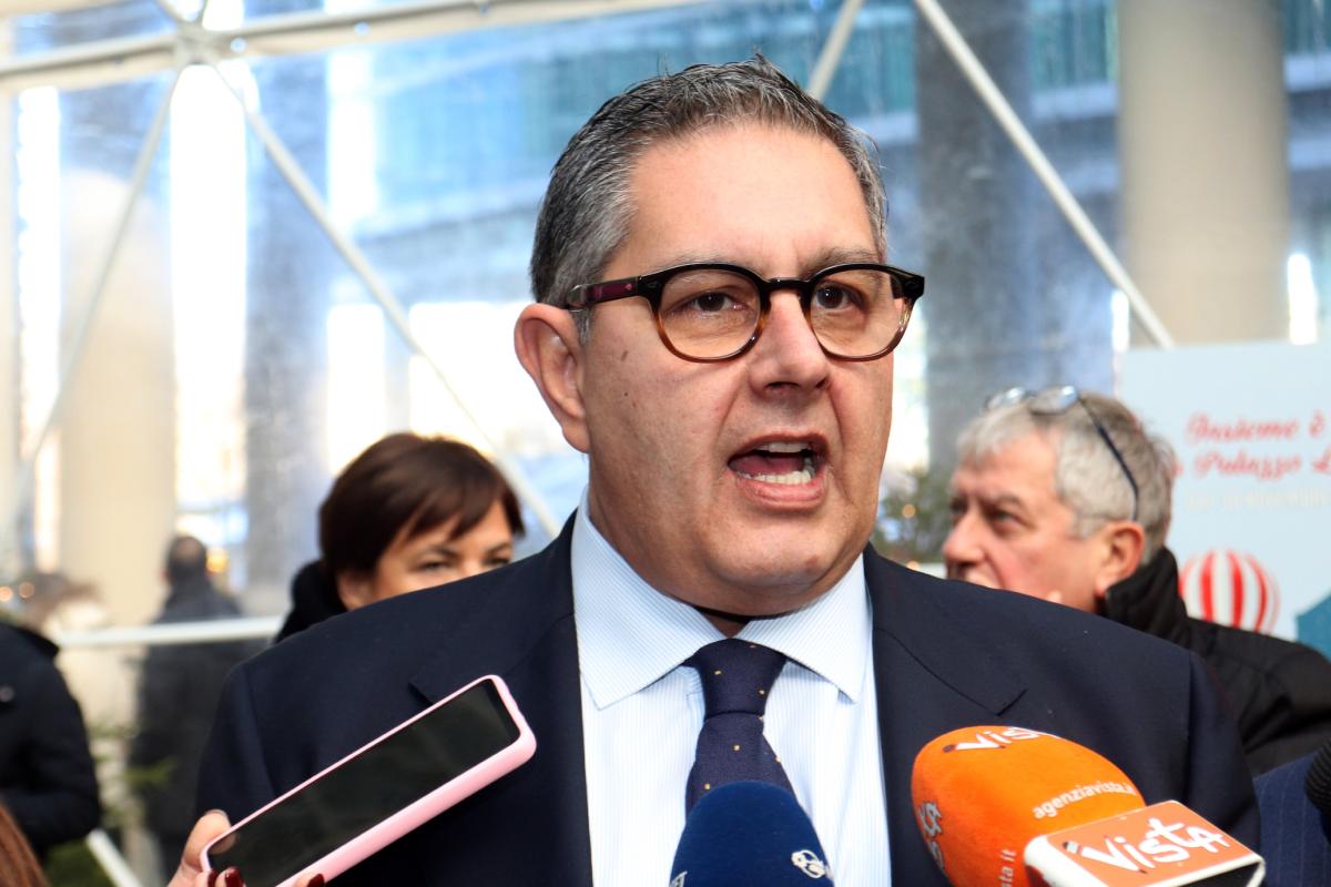 L’ombra di Cosa nostra dietro l’arresto di Toti: i gemelli Testa e i voti “comprati” con i favori