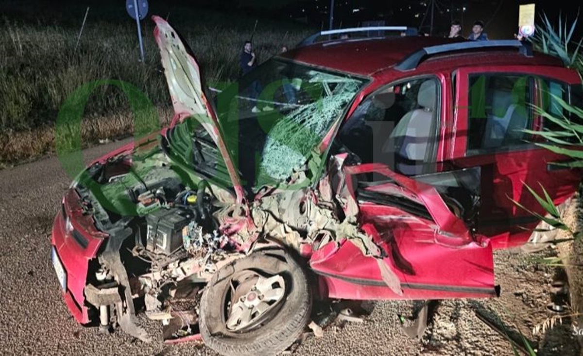 VIDEO e FOTO | Favara, violento scontro auto-trattore: 58enne in gravi condizioni