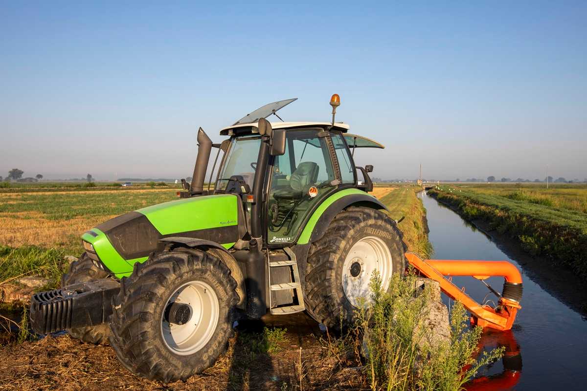 Si ribalta con il trattore: ferito un 53enne ad Augusta
