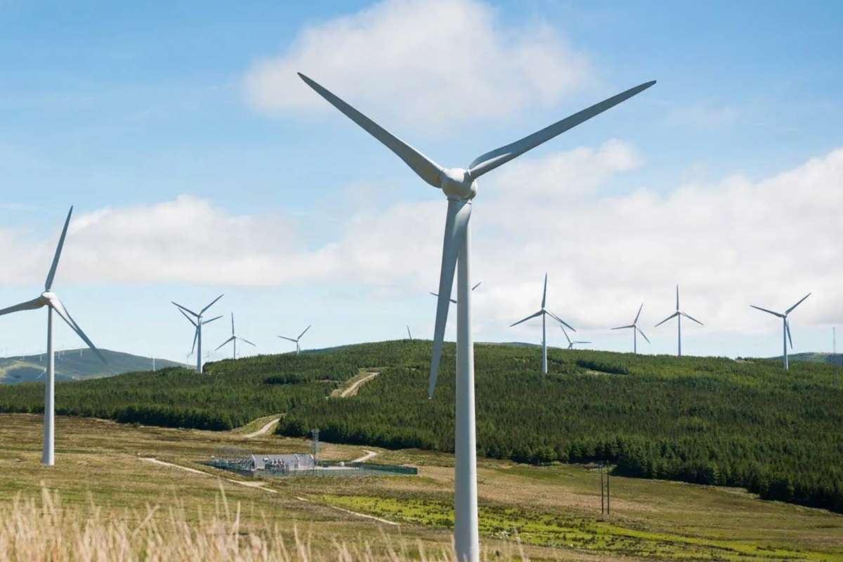 Salemi, l’operaio precipitato dalla pala eolica non indossava i dispositivi di protezione