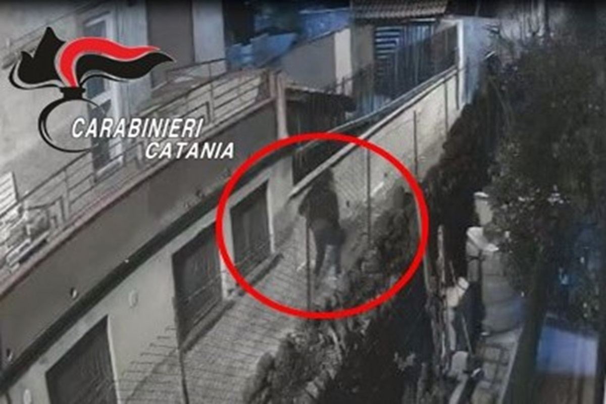 Gravina di Catania, rapina l’anziana che l’aveva fatto lavorare: arrestato