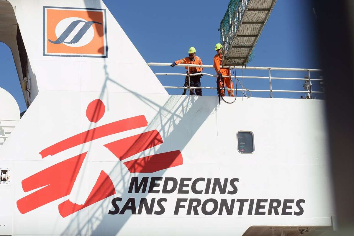 Lampedusa, salme di migranti trasferite a Porto Empedocle: disposte autopsie