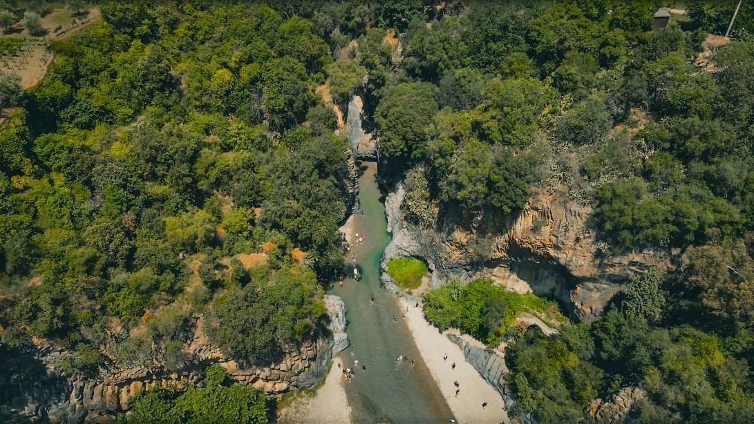 Ragazzi protagonisti della Giornata mondiale dell’Ambiente alle Gole dell’Alcantara: il programma Ragazzi protagonisti della Giornata mondiale dell’Ambiente alle Gole dell’Alcantara: il programma
