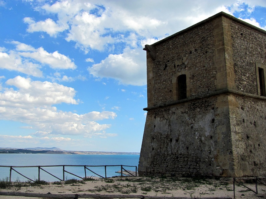 Conti pubblici in affanno, Comune di Menfi ricorre ai privati