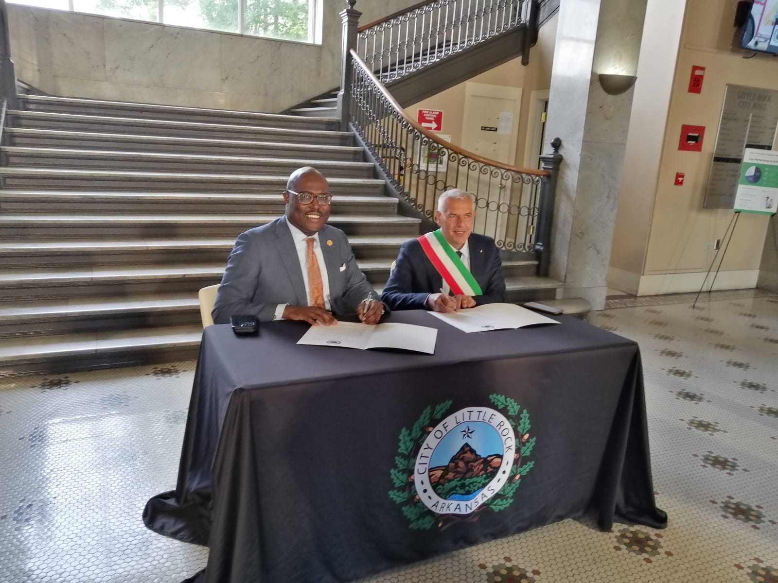 Enna, firmato il gemellaggio con l’americana Little Rock