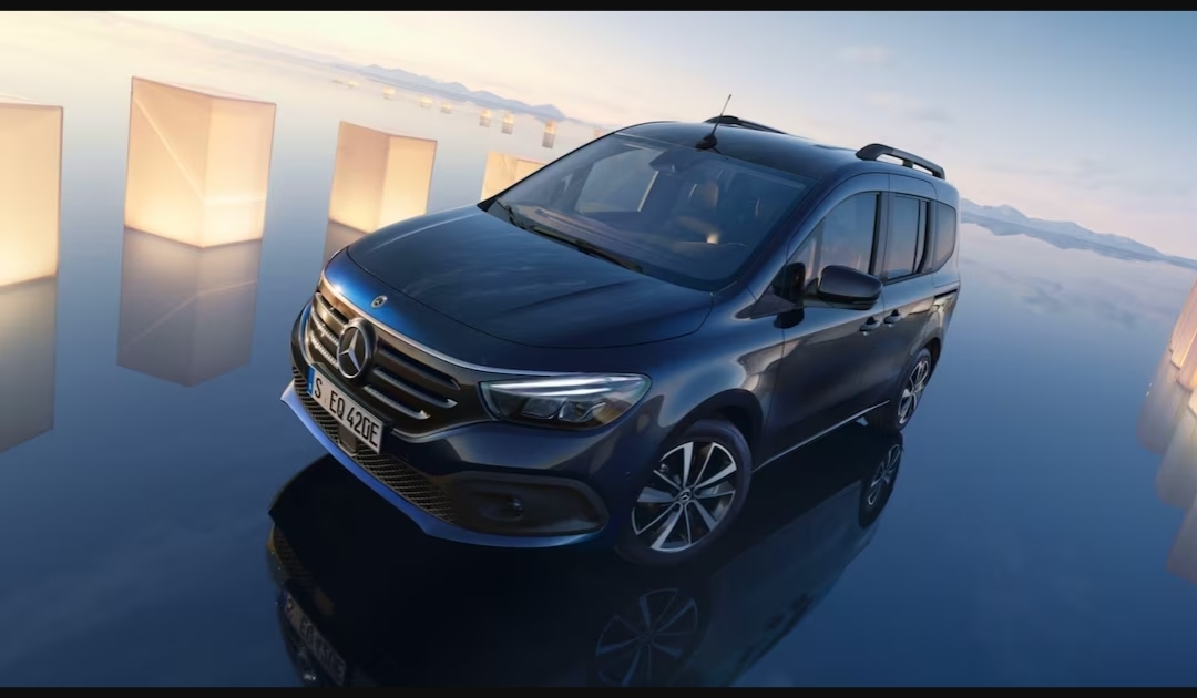 Con le versioni extralong di Eqt ed eCitan tourer Mercedes-Benz aggiorna la gamma Small van
