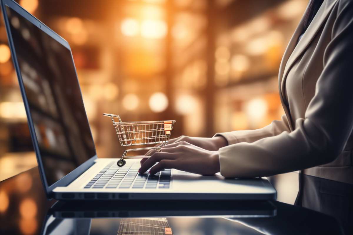 Violenza digitale, l’allarme del Codacons: “Serve una legge per ripulire i social da contenuti violenti”