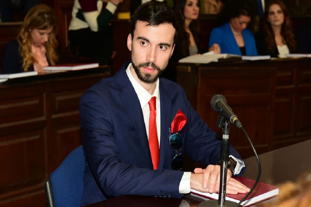 Paura per l’assessore Bosco, bomba inesplosa in auto: “Priolo non si piegherà mai”