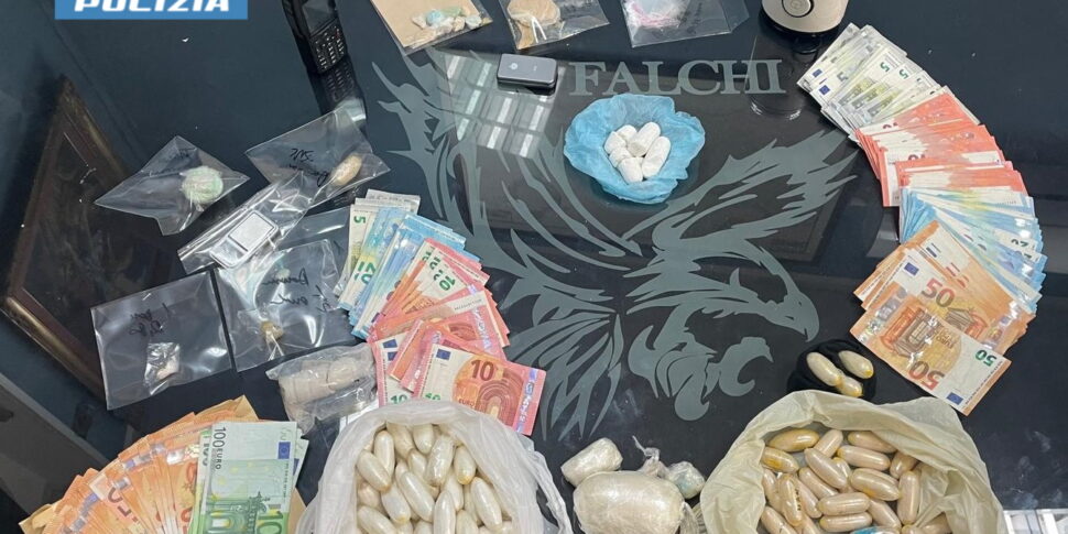 Palermo, sequestrato un kg e mezzo di droga a Ballarò: arrestati due nigeriani