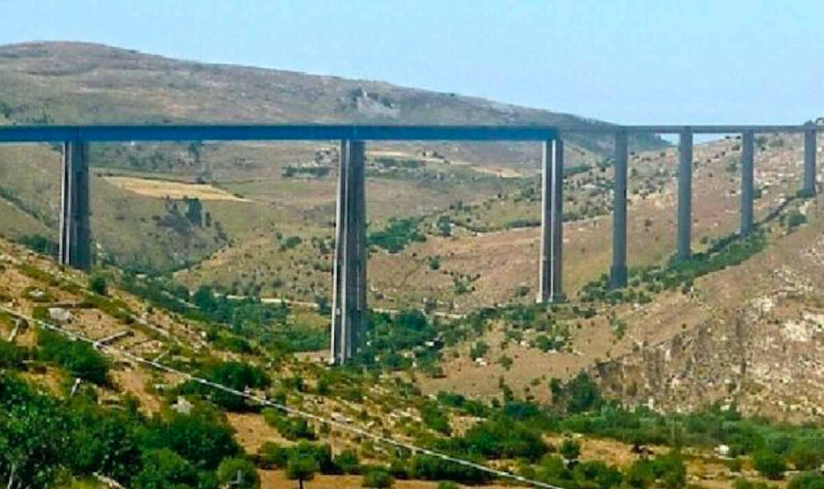 Tentato suicidio dal Ponte Costanzo tra Ragusa e Modica: uomo salvato dai Carabinieri