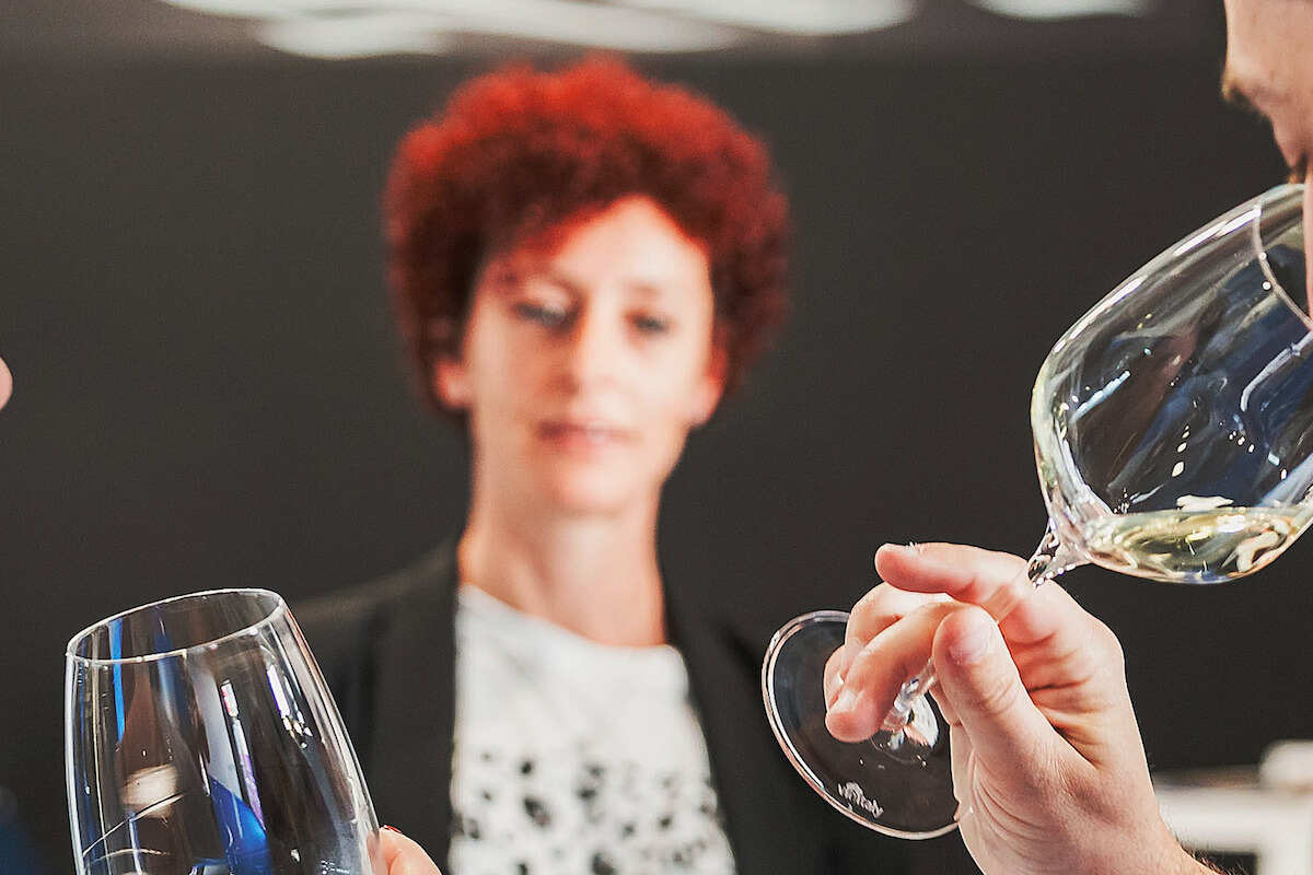 Cosa fa e quanto guadagna un sommelier Cosa fa e quanto guadagna un sommelier