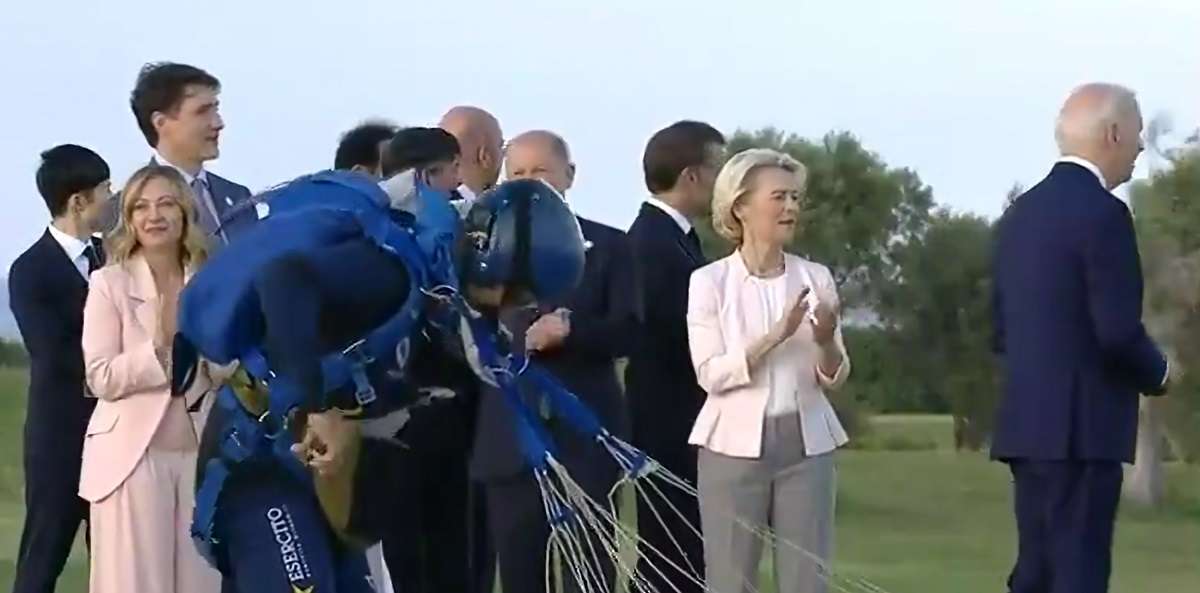 VIDEO | G7, Biden “spaesato” e recuperato da Giorgia Meloni? Ecco cosa è successo