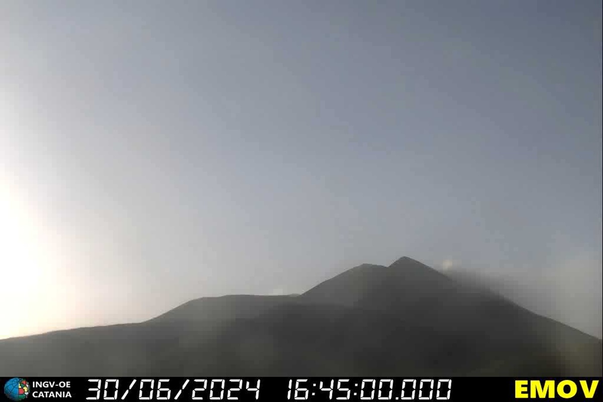 Etna, boati e colata lavica: le ultime dall’INGV