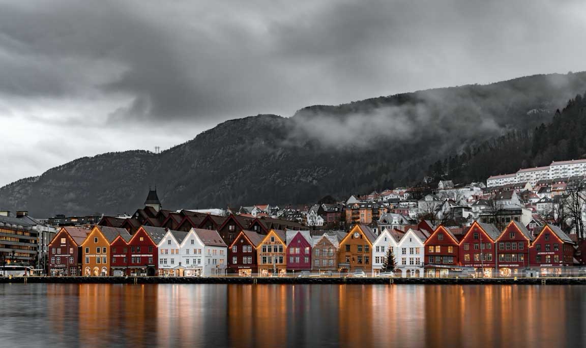 Crociere Fiordi Norvegesi: avventura ed emozioni sul mare
