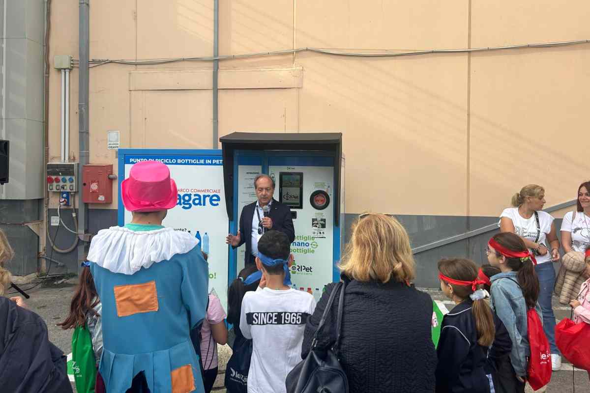 Parco “Le Zagare”, installati due eco-compattatori per la plastica PET