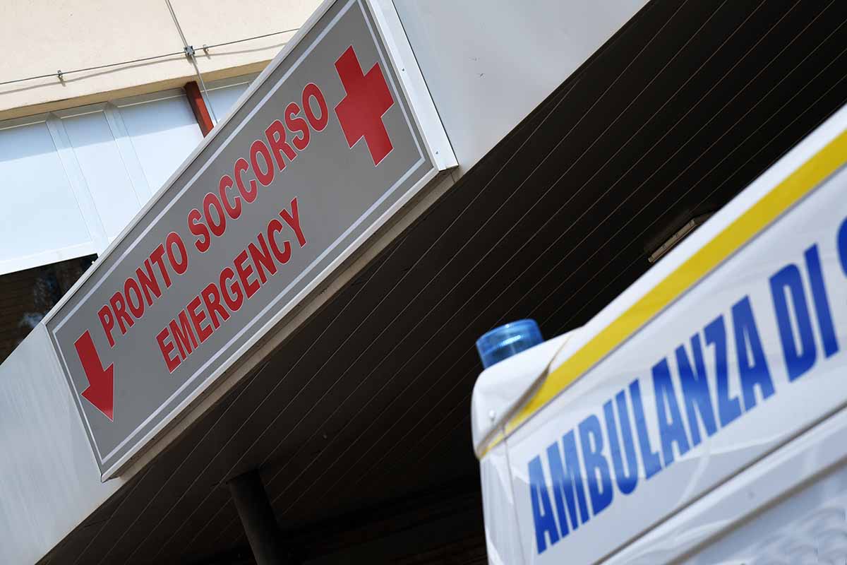 Paura a scuola, violenta lite tra ragazzini: due 13enni finiscono in ospedale a Canicattì