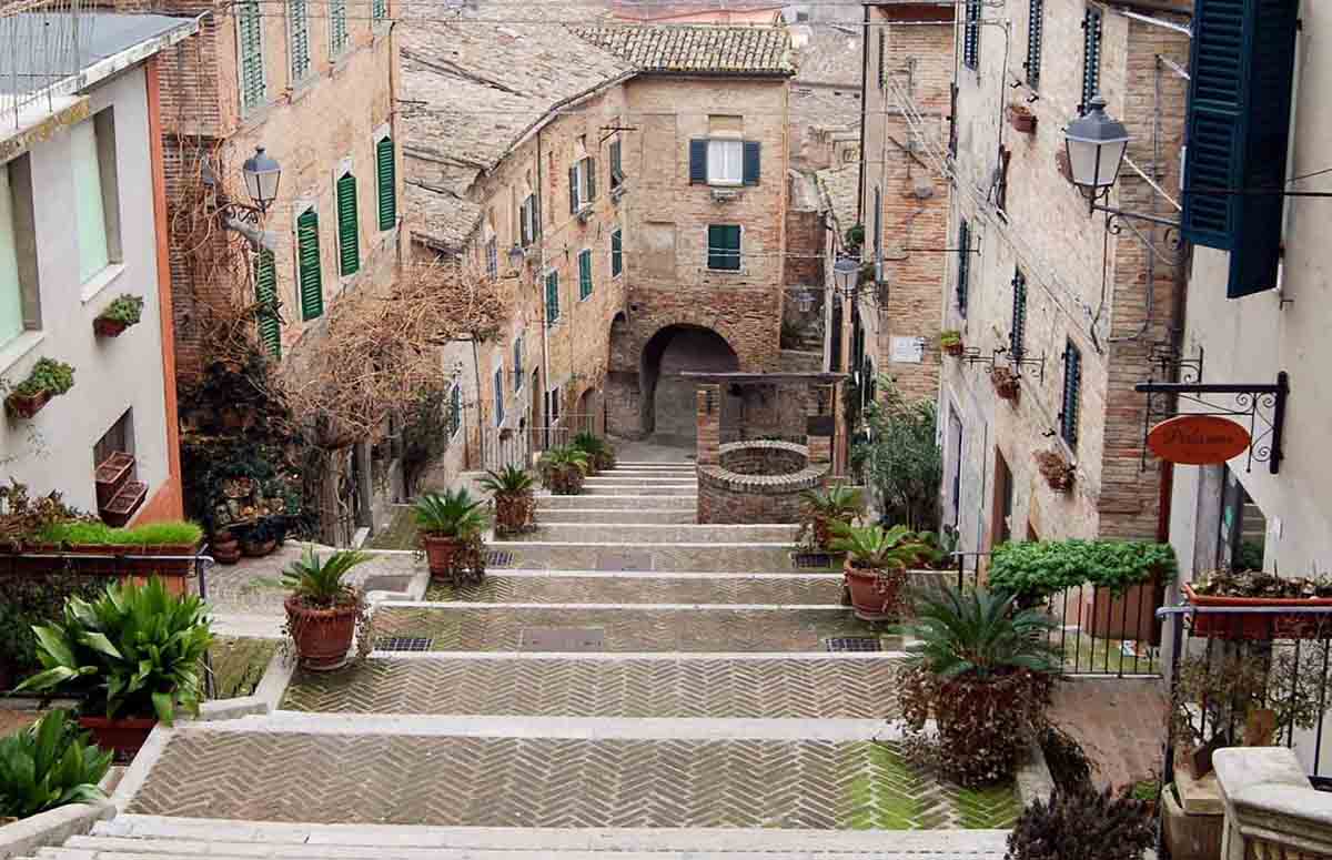 Il Mezzogiorno continua a perdere residenti. Senza investimenti al Sud aumenta il sottosviluppo