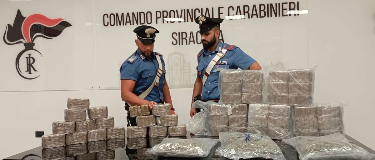 VIDEO | Ritrovati 42 kg di stupefacenti: quattro arresti tra Solarino e Floridia