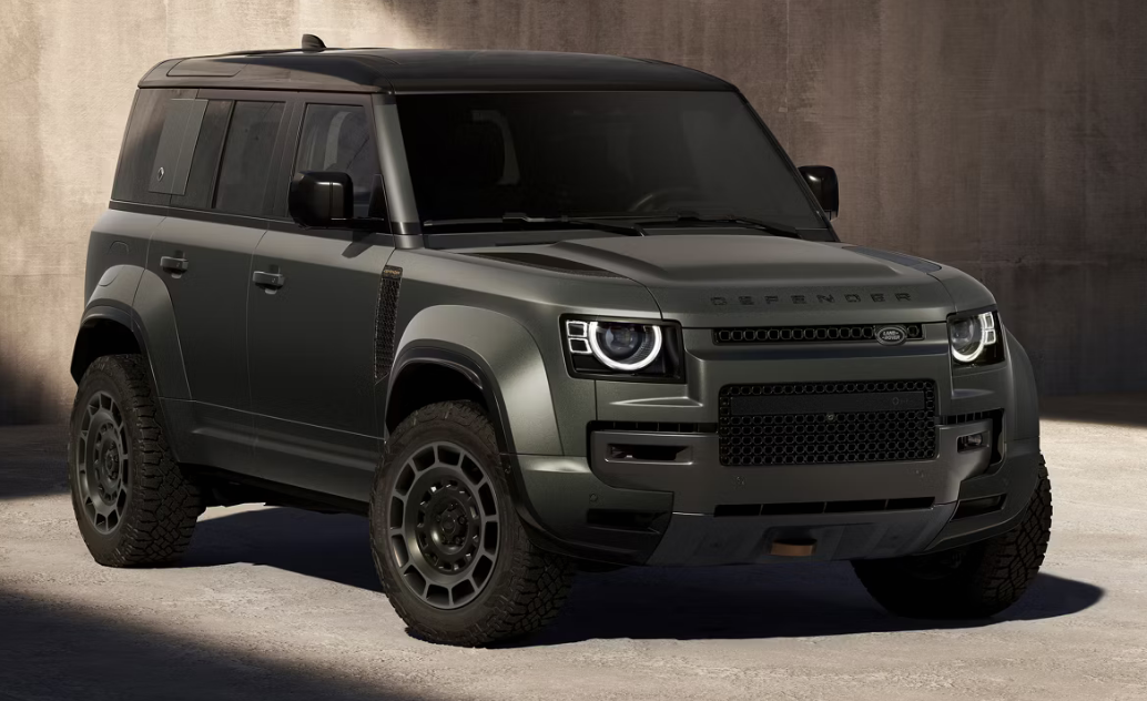 Land Rover svela la nuova Defender Octa: performance estreme su strada e in off-road