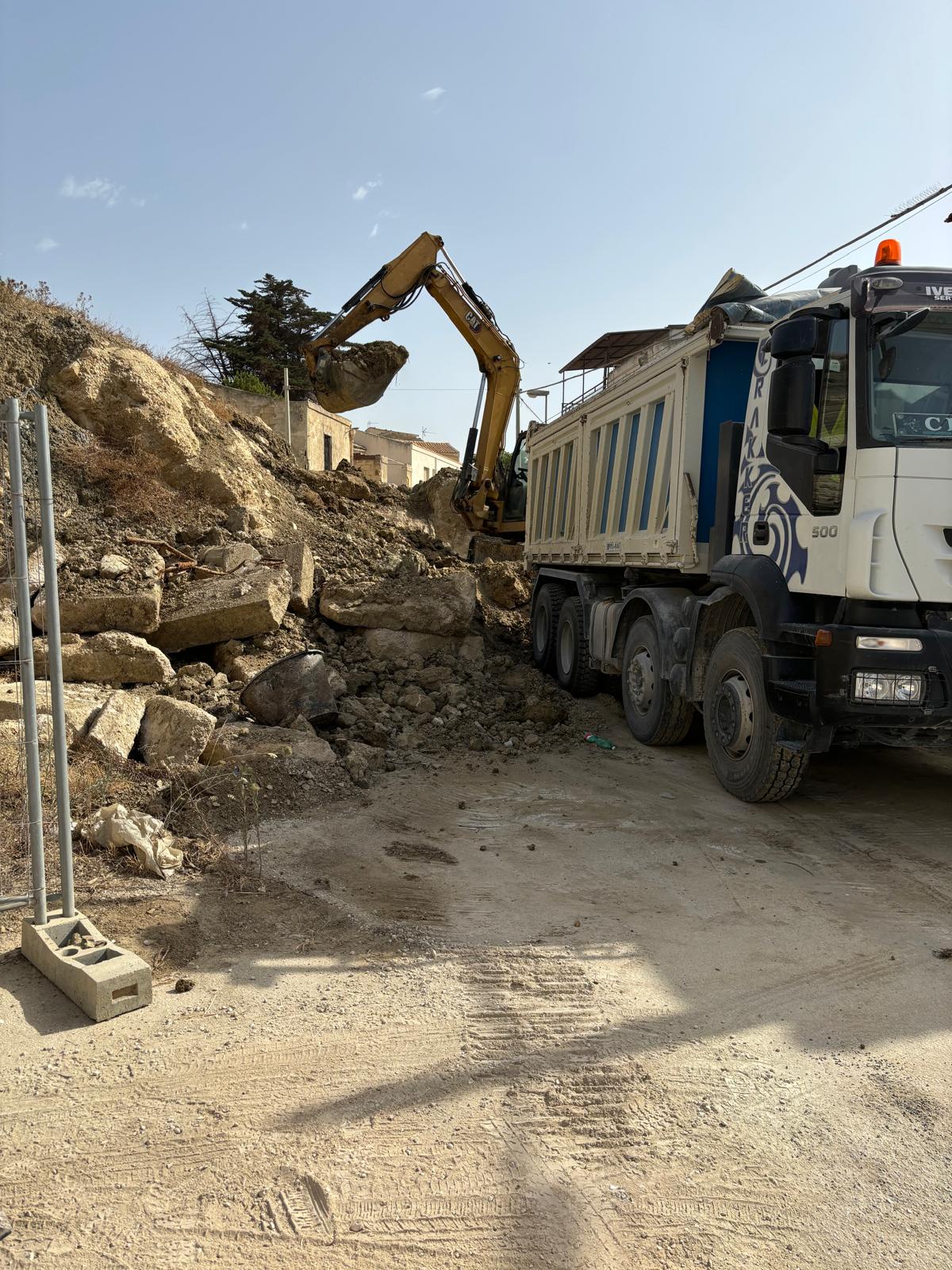 Porto Palo di Menfi, via alla rimozione della frana