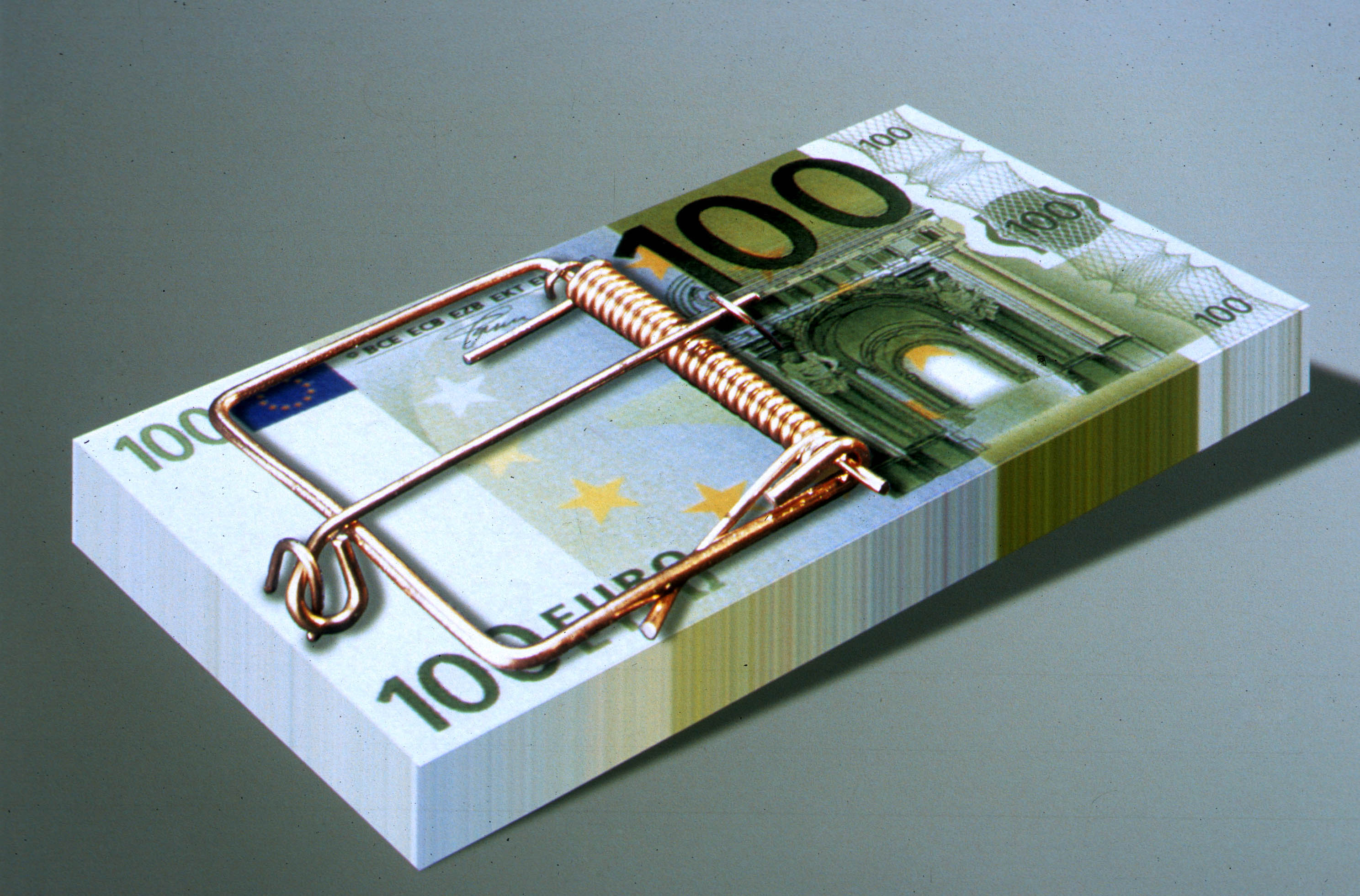 Bonus Natale da 100 euro, ecco come compilare il modulo ed evitare sanzioni