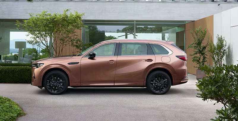 Nuova Mazda CX-80 è pronta per il “tour” estivo: i dettagli sul suv spazioso della Casa giapponese