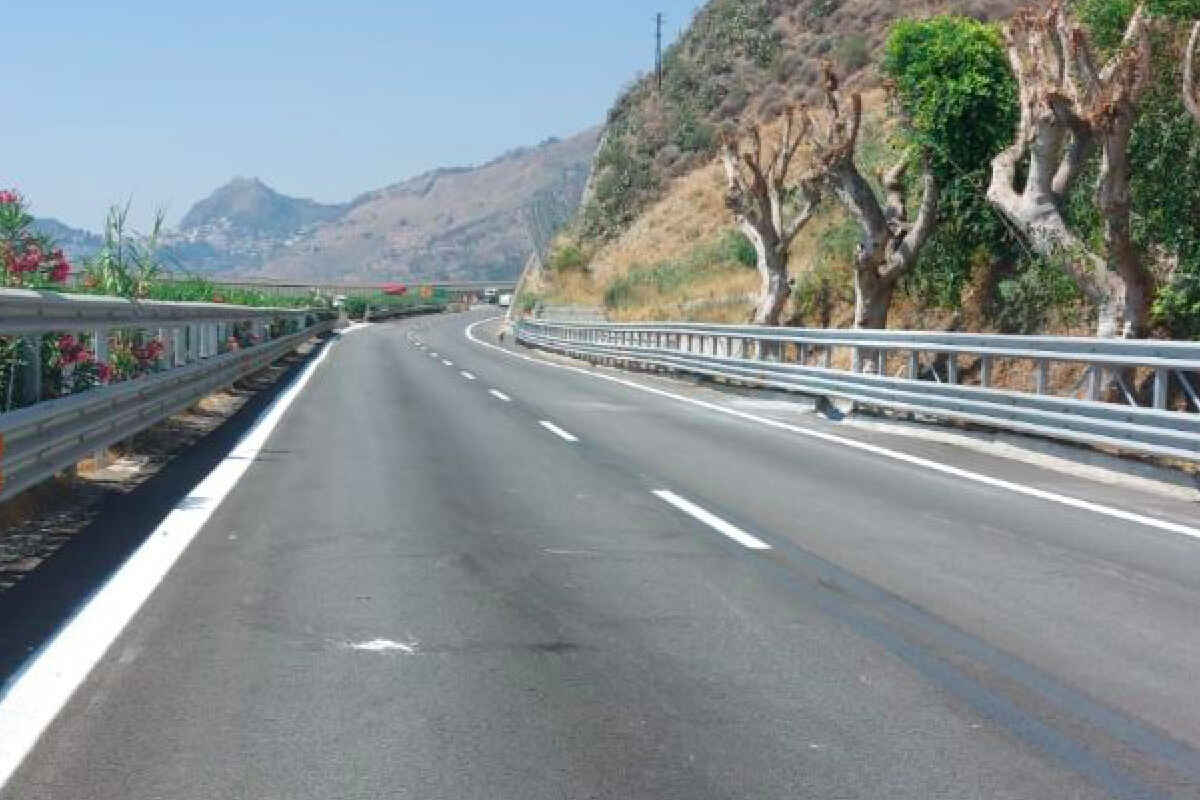 Incidente sulla A18, lo scontro tra Roccalumera e Taormina