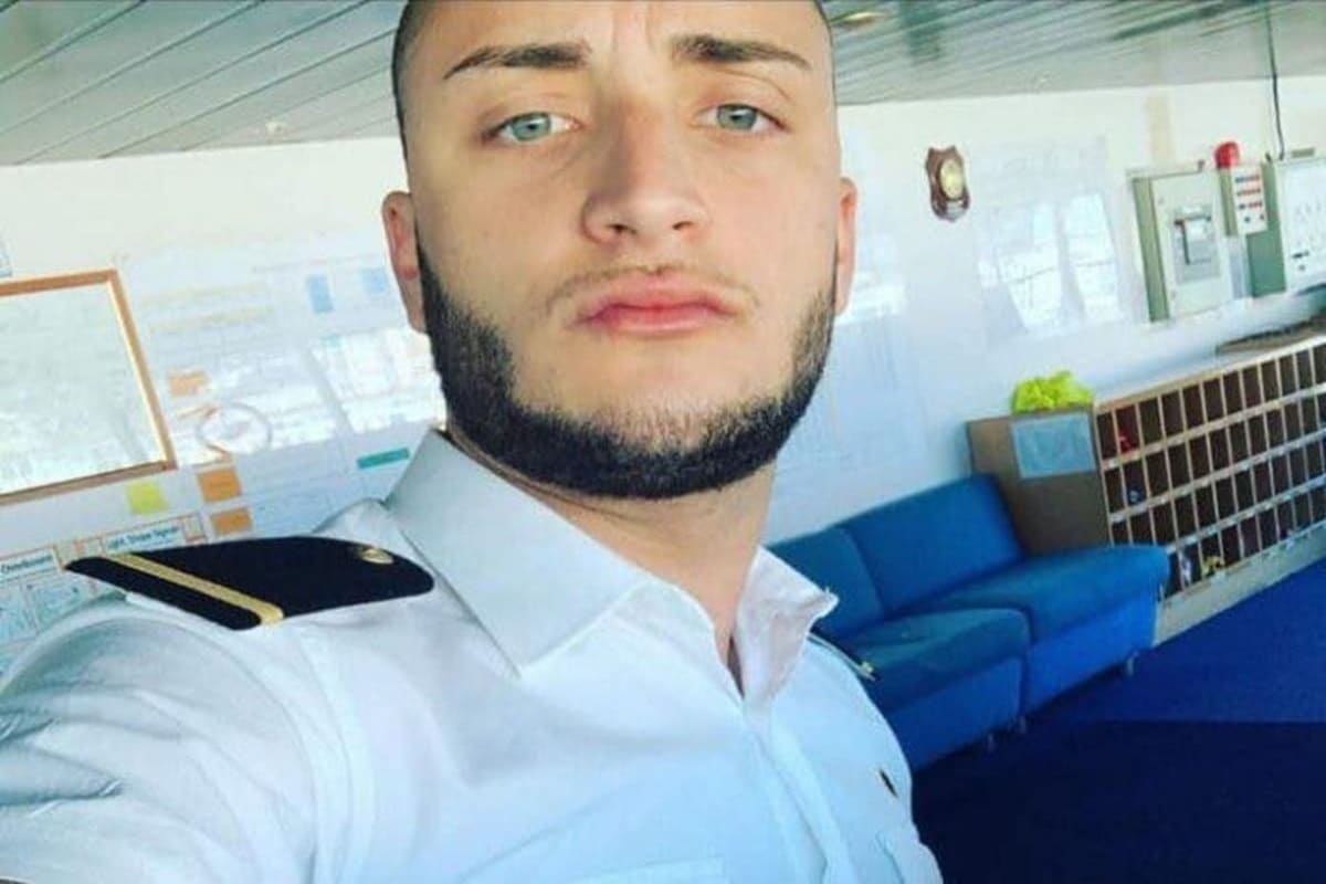 Il giovane marittimo morto in un incidente, addio ad Alessandro Scalzo: dolore a Milazzo