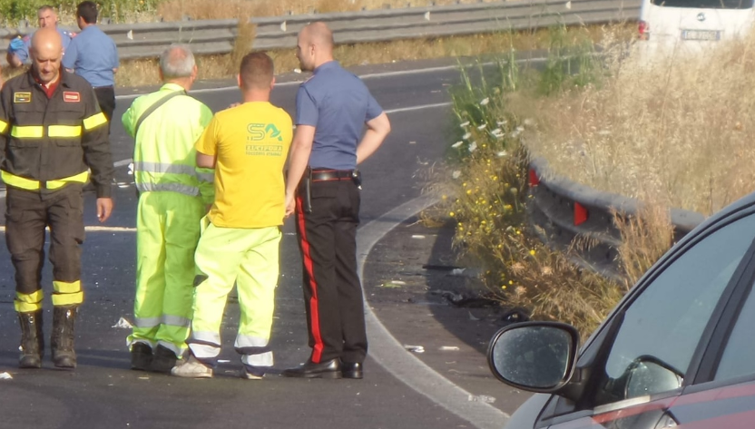 Tragedia a Carlentini, schianto fatale: morto il 23enne Pietro Costanzo