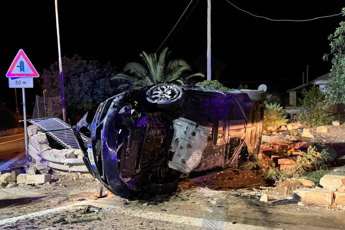 Incidente a Scicli, auto si ribalta nella notte in una strada provinciale: cinque feriti