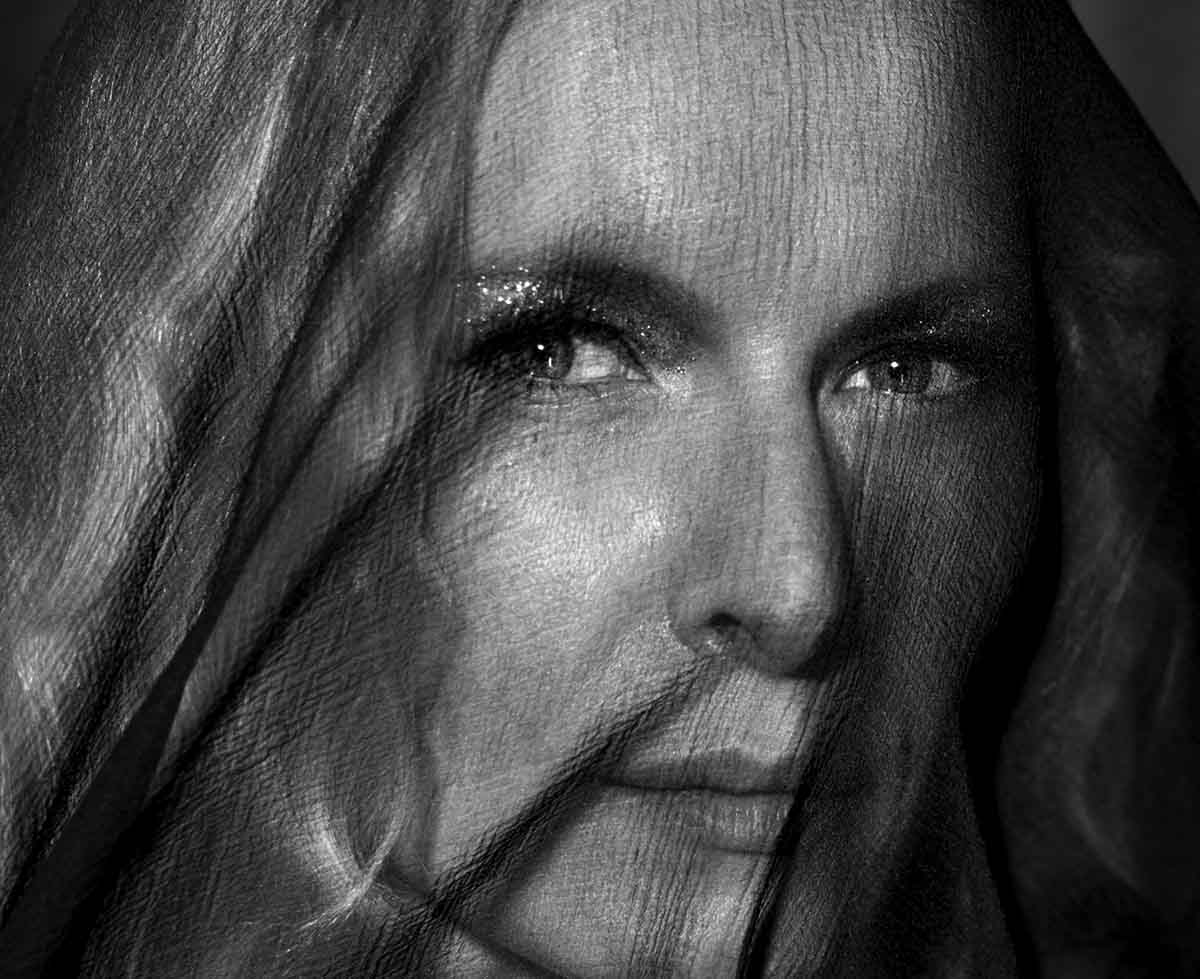 Ludmilla Voronkina Bozzetti è una nessuna e centomila. Premiata al Taomoda week: è il volto di tutte le donne