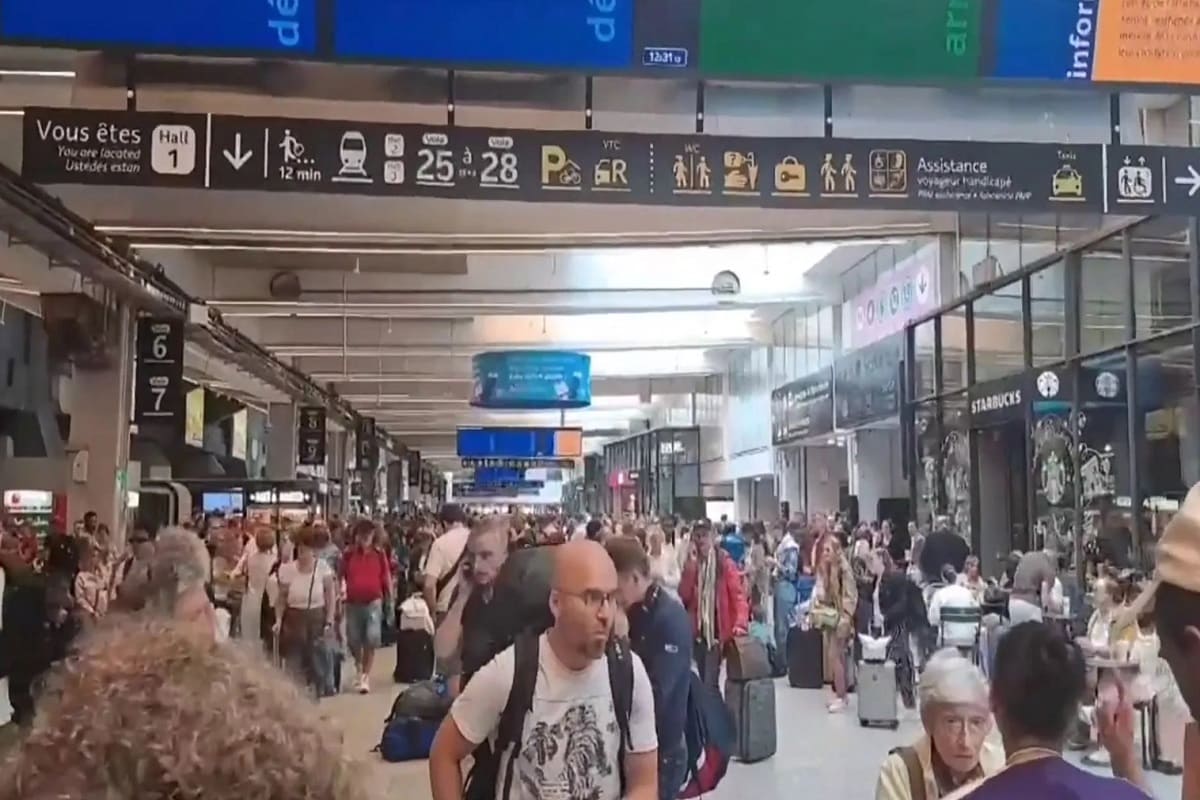 VIDEO | Olimpiadi 2024, l’attacco alla rete ferroviaria di Parigi e gli incredibili disagi