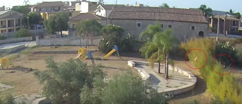 VIDEO | Assaltano e rapinano distributore di benzina: due arresti a Priolo Gargallo