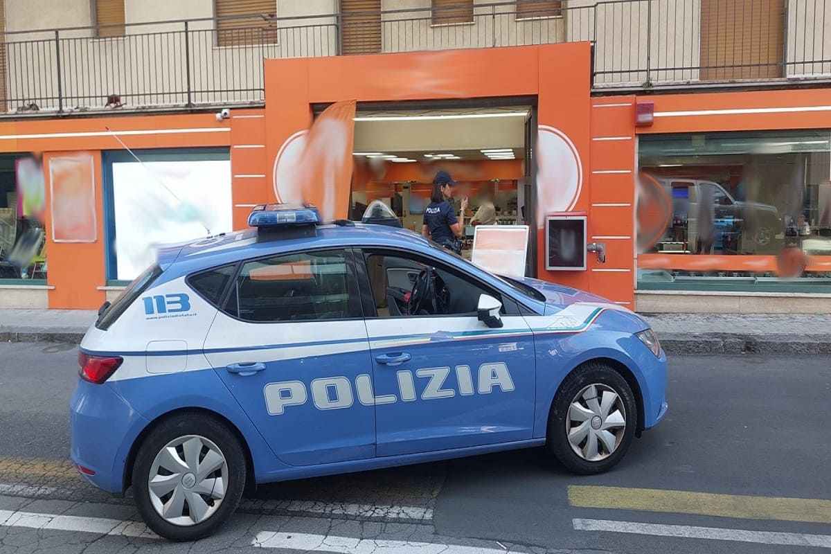 Catania, rapina in negozio nel pomeriggio: 28enne bloccato dai clienti e arrestato