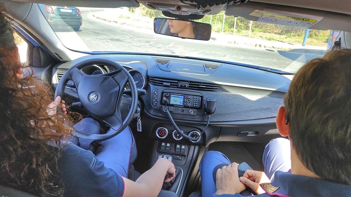 Moglie picchiata davanti ai figli e minacciata di morte, terrore a Librino: un arresto