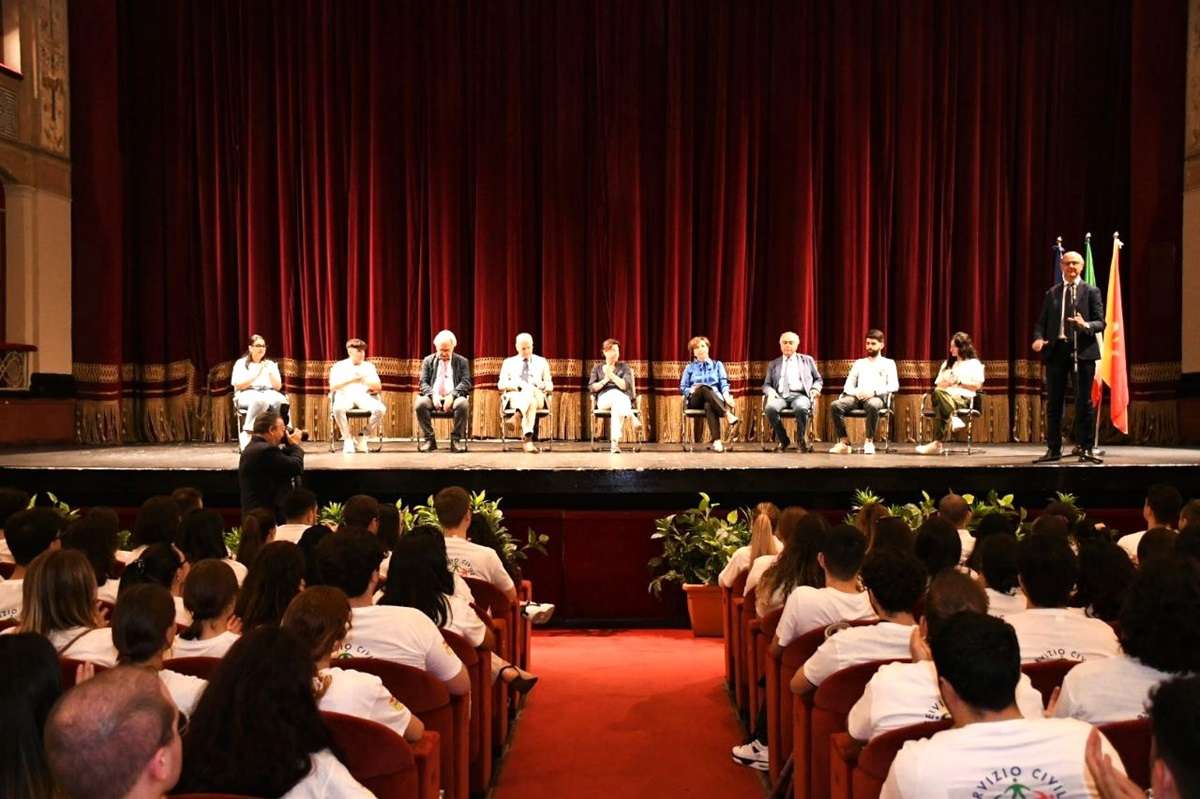 Asp Palermo, Volo e Faraoni ai 268 giovani del Servizio civile: “La sanità appartiene a tutti”