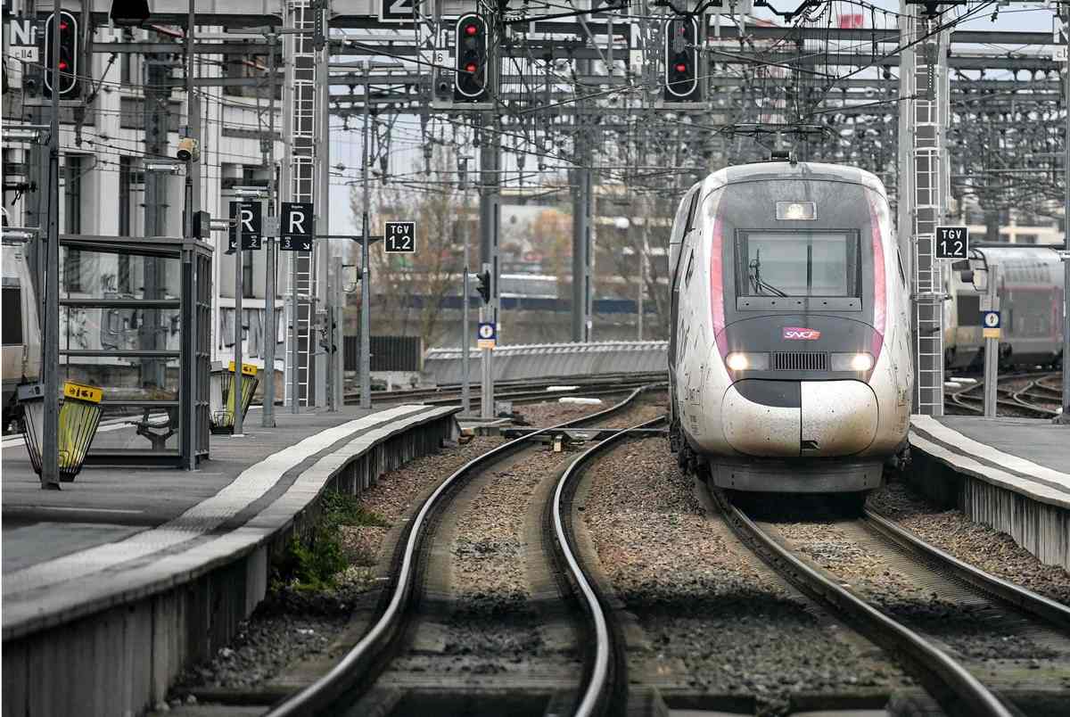 Parigi 2024, gli atti dolosi alla rete ferroviaria francese a poche ore dell’apertura dei Giochi Olimpici