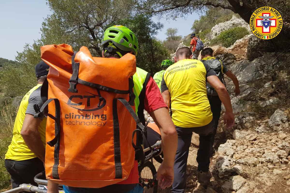 Noto, donna cade lungo il percorso di Cavagrande: interviene il soccorso alpino