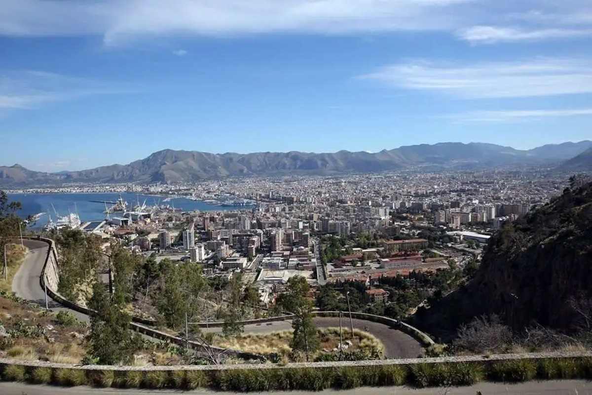 Palermo, rapina in un centro scommesse: minacciati i dipendenti